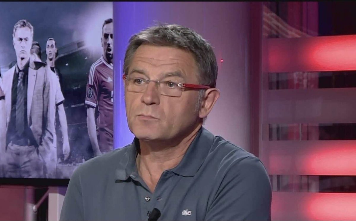 horsjeufootball's tweet photo. 🎙⚽️ LIVE DE 18H ⚽️🎙
Oui les amis ! Les lives continuent et ce mardi, nous avons le plaisir d'accueillir le journaliste du groupe @lequipe ; @erikbielderman 🔥
#HorsJeu #OnSeDiTout #live #lequipe #interview #bielderman @Trotti_official https://t.co/DoX8HX7E4X