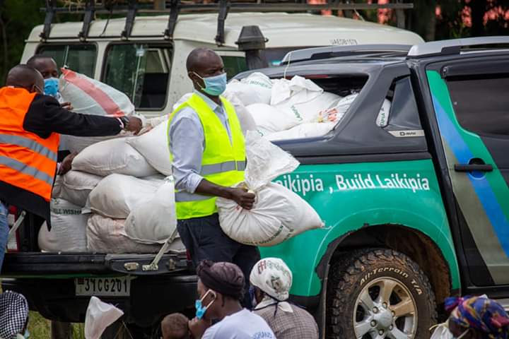 JWShowOfficial's tweet photo. We took the initiative to laikipia county to distribute food stuff and Mask to help the community around the area in partnership with Ajiry and MasterCard.
Sanitize,Wear Mask and keep distance #zerocon
@EzekielMutua @NellyMuluka @InfoKfcb @BeatriceMwasi @ExportsKenya @BrandKenya https://t.co/QpMPSJBlbu