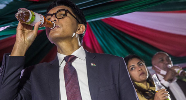 channelstv's tweet image. Our COVID-19 Remedy Scorned Because It’s From Africa – Madagascar President channelstv.com/2020/05/12/mad…