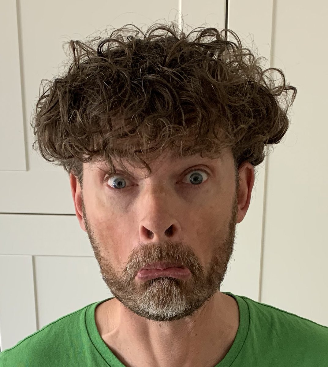 Lekker dan; met een #Coronakop ga ik dus op <a href="/jochemmyjer/">Jochem Myjer</a> lijken... 🤨