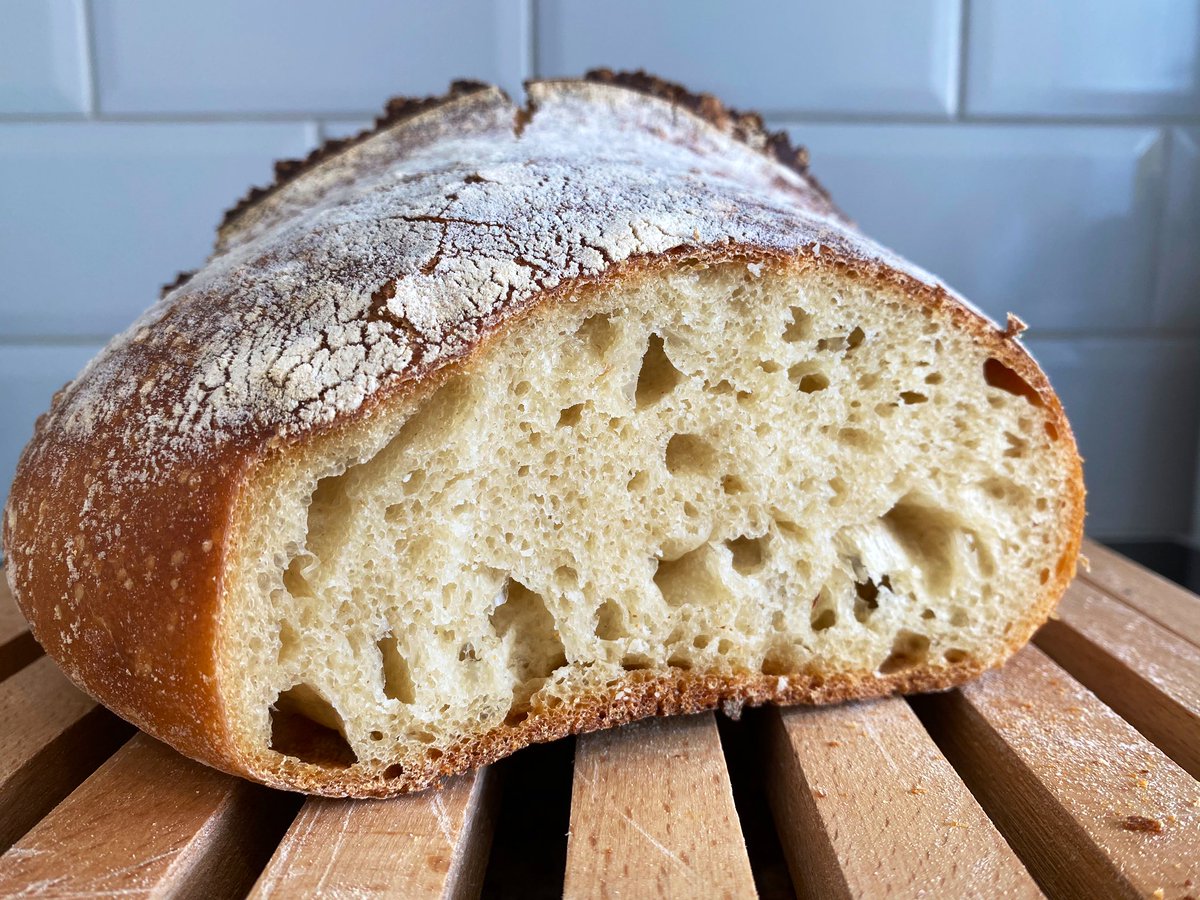 aoifemccrum's tweet photo. The #breadgame continues.
Sheβs very pretty inside and out! #sourdough https://t.co/vcvB0Nsmqo