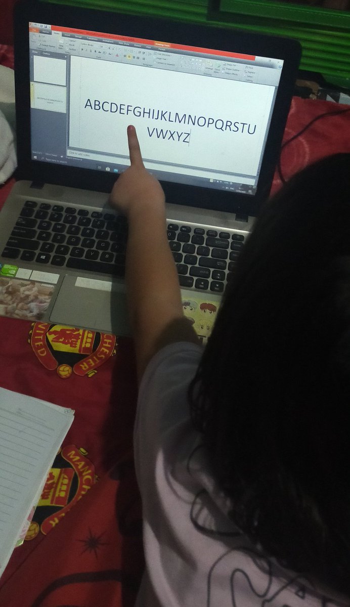 dwebeee's tweet photo. Setelah sekian lama akhirnya bisa update status lagi,harap maklum karena di pedesaan jaringan kayak si doi
Kadang ada kadang gk ada
Kadang datang &amp; pergi sesuka hati kirimnya sekarang,entah kapan ini terposting😂
Semoga bisa selalu update seperti ini
@fisikarudy 
#fisikarudy https://t.co/eCtcrjwXhw