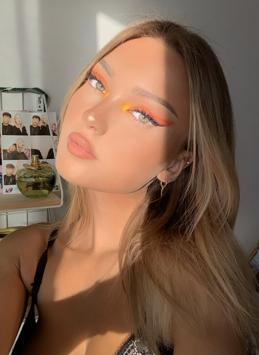 romaneinnc's tweet photo. Just wanted to share my favorites makeups🥰 https://t.co/cfDUUV3kOO
