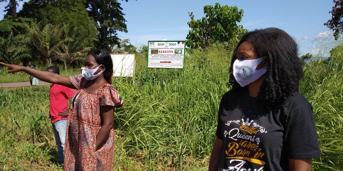 TogoWep's tweet photo. Pour le respect des mesures barrières et la prévention des femmes rurales nous avons confectionné des masques à l'effigie de notre organisation #WEPTOGO. Nous sommes actuellement sur notre ferme d'expérimentation agro-écologique #Kekeliva au pied du mont Agou. #COVIDー19 #women https://t.co/AUlRNFo8O9
