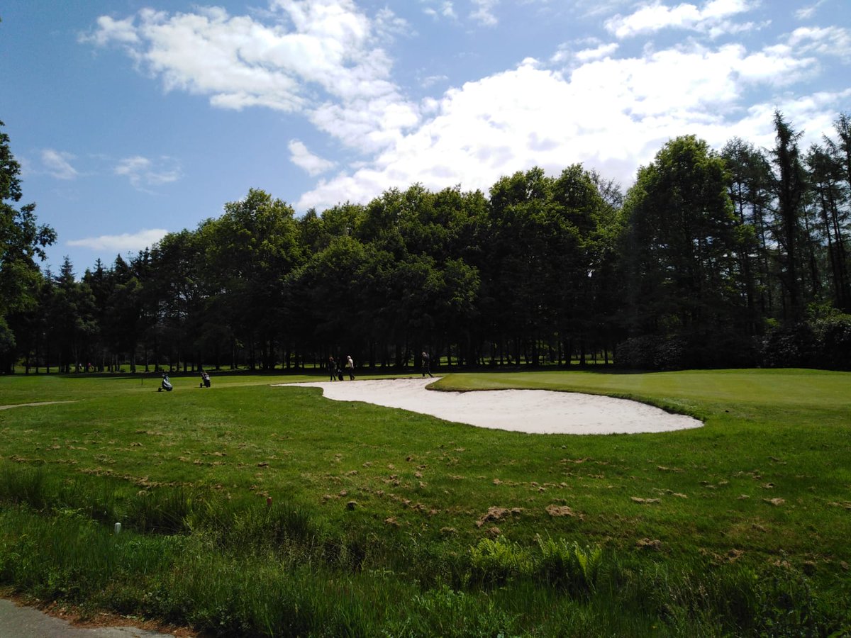 Yes, we mogen weer! :D Onze 18 holes golfbaan &amp; oefenfaciliteiten zijn weer geopend voor leden &amp; gasten. We hebben de rode loper uitgelegd &amp; zijn weer helemaal klaar om jullie 'onder voorwaarden' te mogen ontvangen. Reserveer snel een starttijd via ikgagolfen of bel 040.2515797.