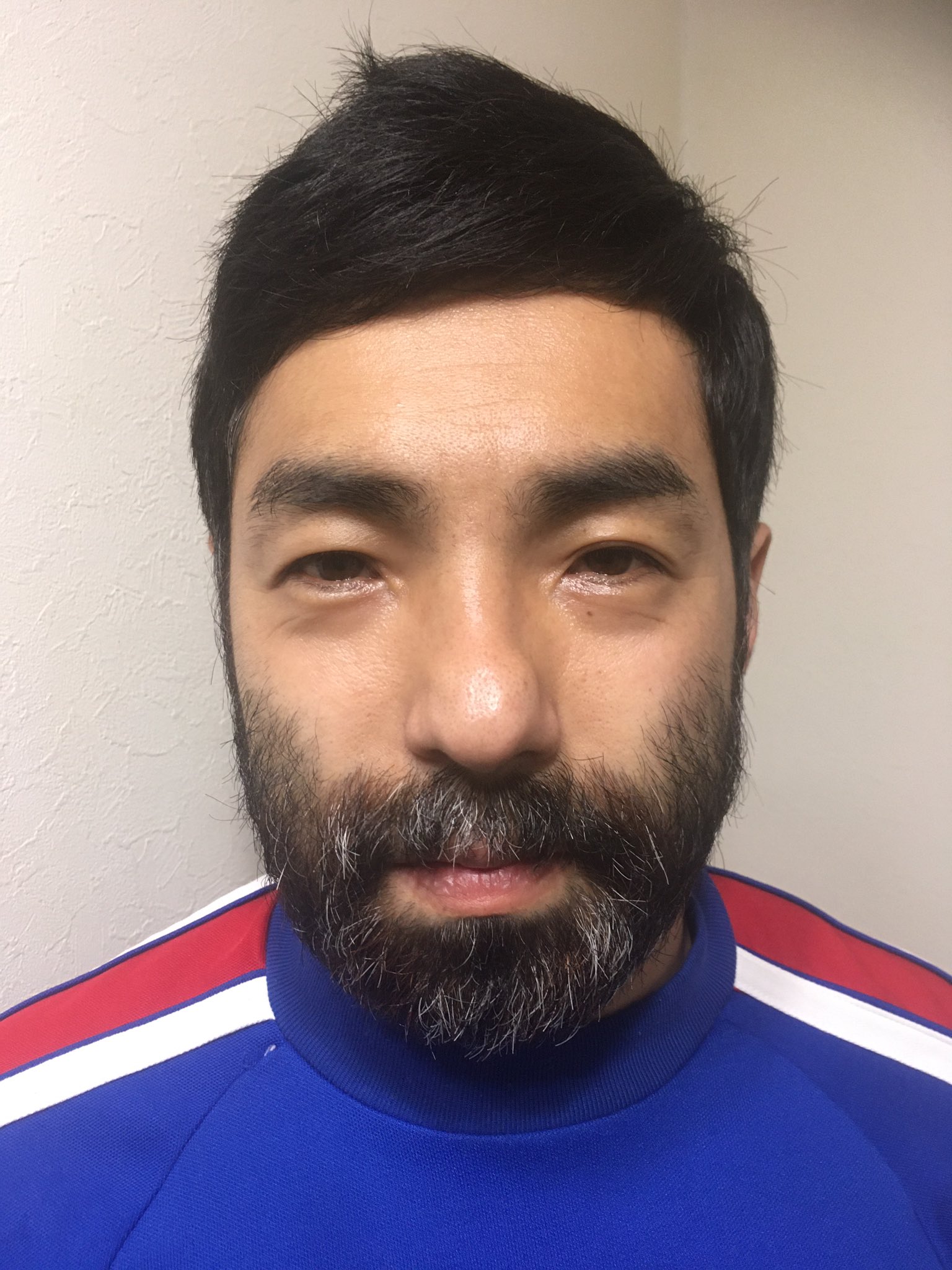 Twitter 上的 いぬ太田 サッカー選手 ルイス アルベルト スアレス ３９日目 人前に立つまでヒゲをのばす ひげチャレンジ ひげまね T Co Tksfmgxiln Twitter