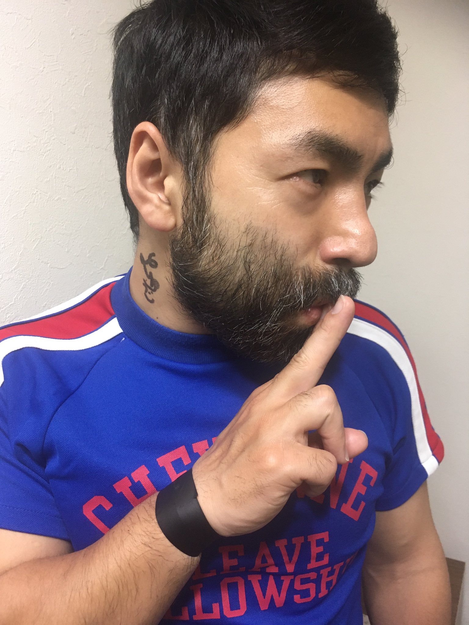 いぬ太田 サッカー選手 ルイス アルベルト スアレス ３９日目 人前に立つまでヒゲをのばす ひげチャレンジ ひげまね T Co Tksfmgxiln Twitter