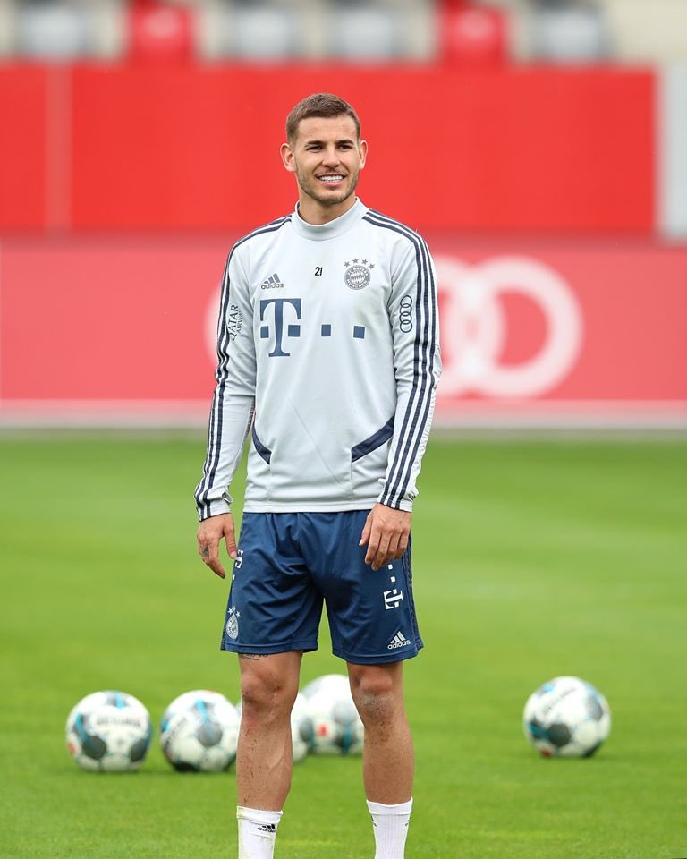 LucasHernandez's tweet photo. Smile! 😃⚽️ @FCBayern https://t.co/qhUFDiShGM