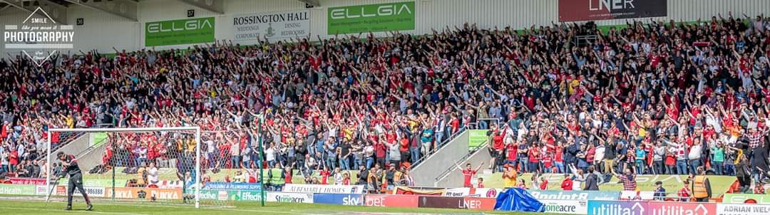CharltonLife's tweet photo. A year ago. 3,800 for a lunchtime TV kick off. What support we had up there that day 👏👏👏 #cafc https://t.co/2uybTVFEAA