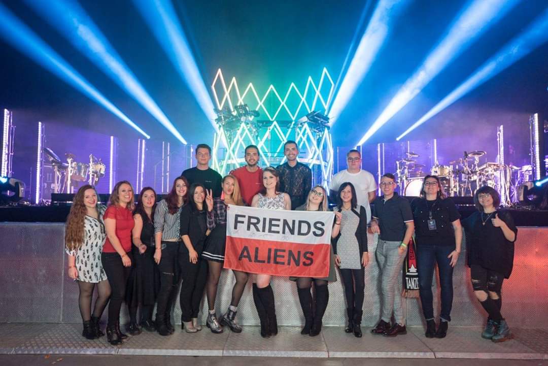 0cii's tweet photo. 18.11.2017 - Berlin. Pack KOS. ❤️
#DMBerlin https://t.co/614yJTuyIQ