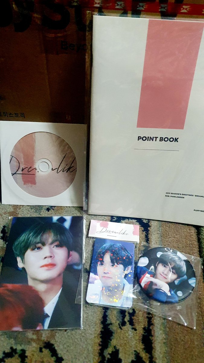 ssgtยังมีของแจฮวาน/จินยอง/จีฮุน ที่ยังไม่มีเจ้าของนะคะ 
No. 38 เป็นแบบรายสัปดาห์นะคะ ภาพแน่นจุใจ(หนาตามภาพ2เยย) 320(ได้มินิฟตบ+pvc card+ฟตก.เซตด้วยน้า)

No. 42 เป็นแบบรายสัปดาห์เช่นกัน ภาพแน่นจุใจ(หนาตามภาพ3เยย) 300คือคุ้มได้ขของแถมตามภาพ4เลยค่ะ

ราคารวมส่งแล้ว

#ตลาดนัดWANNAONE