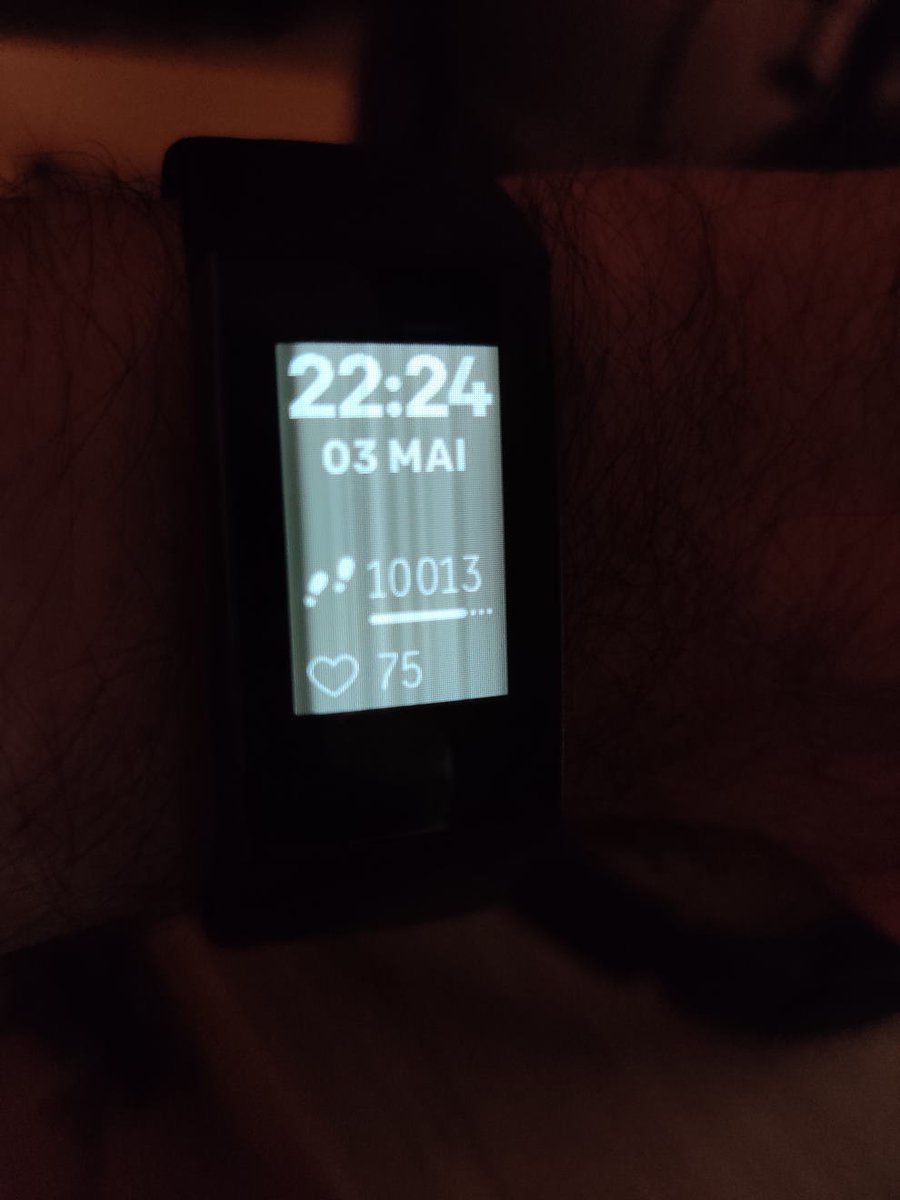 autoentreprise's tweet photo. @FitbitSupport @Fitbit_FR Bonjour, ça fait 10 jours que j'ai envoyé un mail au support pour un Charge 3 Special Edition acheté il y a 8 mois et dont l'écran ne fonctionne plus normalement y-compris après hard reset ( lignes verticales et écran tactile bugué inutilisable) https://t.co/YhLwr3vHzb