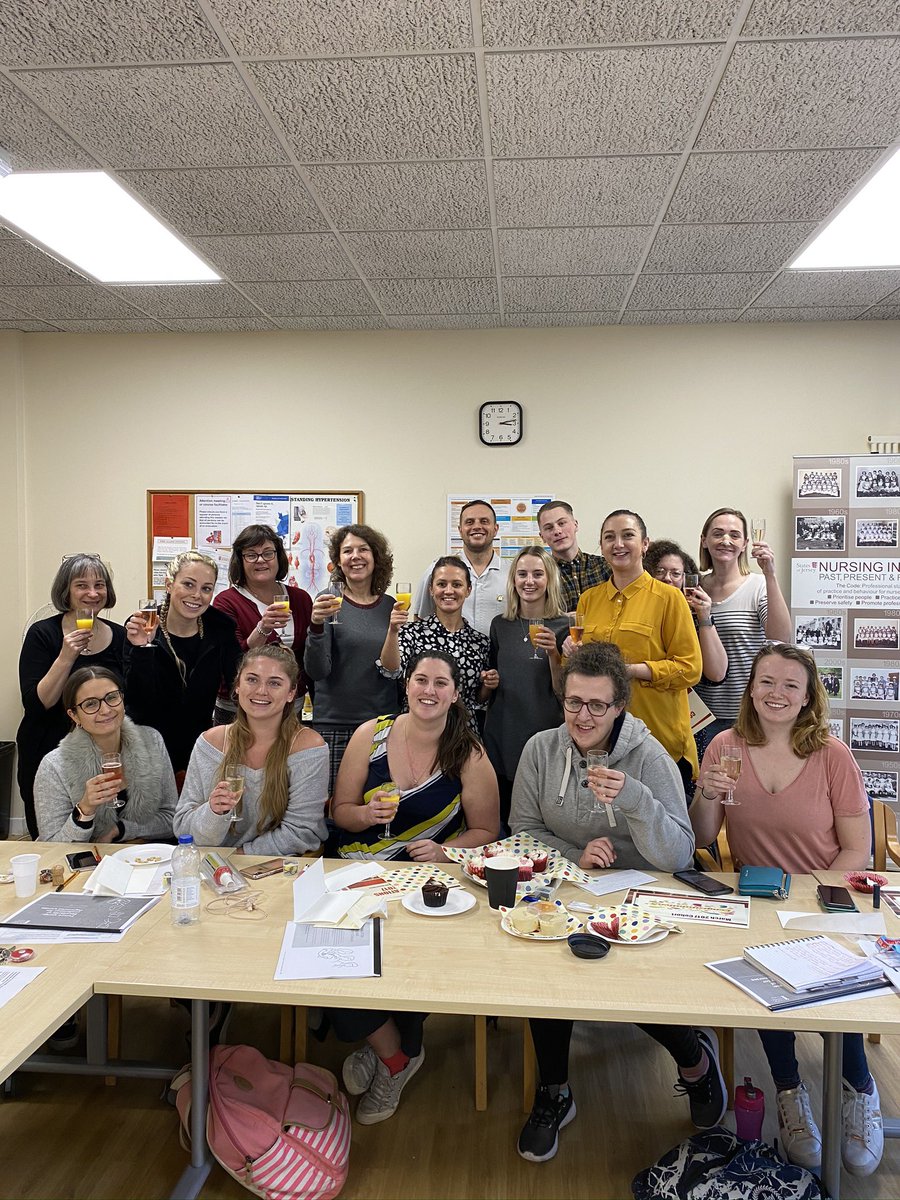le_heuze's tweet photo. Proud to be a nurse and extremely proud of our students and newly qualified nurses 💙 #InternationalNursesDay2020  @uochester @practice007 @ChiefNurseJsy @JulieMesny https://t.co/dTZ4vUI925