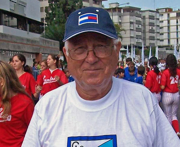 Falleció el profesor Domingo Doce, cofundador del Colegio Las Cumbres cumbresdecurumo.comunicas.org/2020/fallecio-…