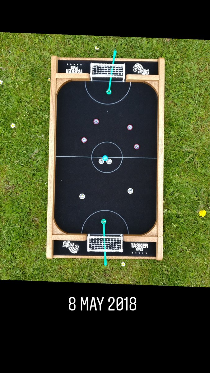 flickforkicks's tweet photo. Good weather for 5asides. Just, not with your mates right now  😭⚽💨

#flickforkicks #subbuteo https://t.co/Kqwl5kpC1B