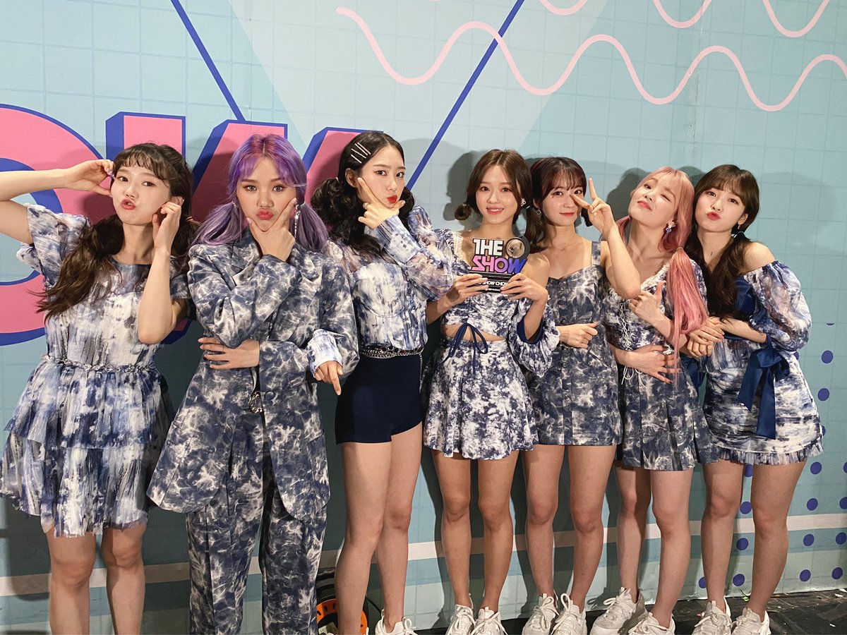 8_OHMYGIRL's tweet photo. [#OhTimes] 200512 더쇼 📸

더쇼초이스 🏆 수상을 축하합니다🎉

#양갈래도귀여운오마이걸😍

#오마이걸 #OHMYGIRL #OMG 
#NONSTOP #살짝설렜어 https://t.co/AVlkJSgphV