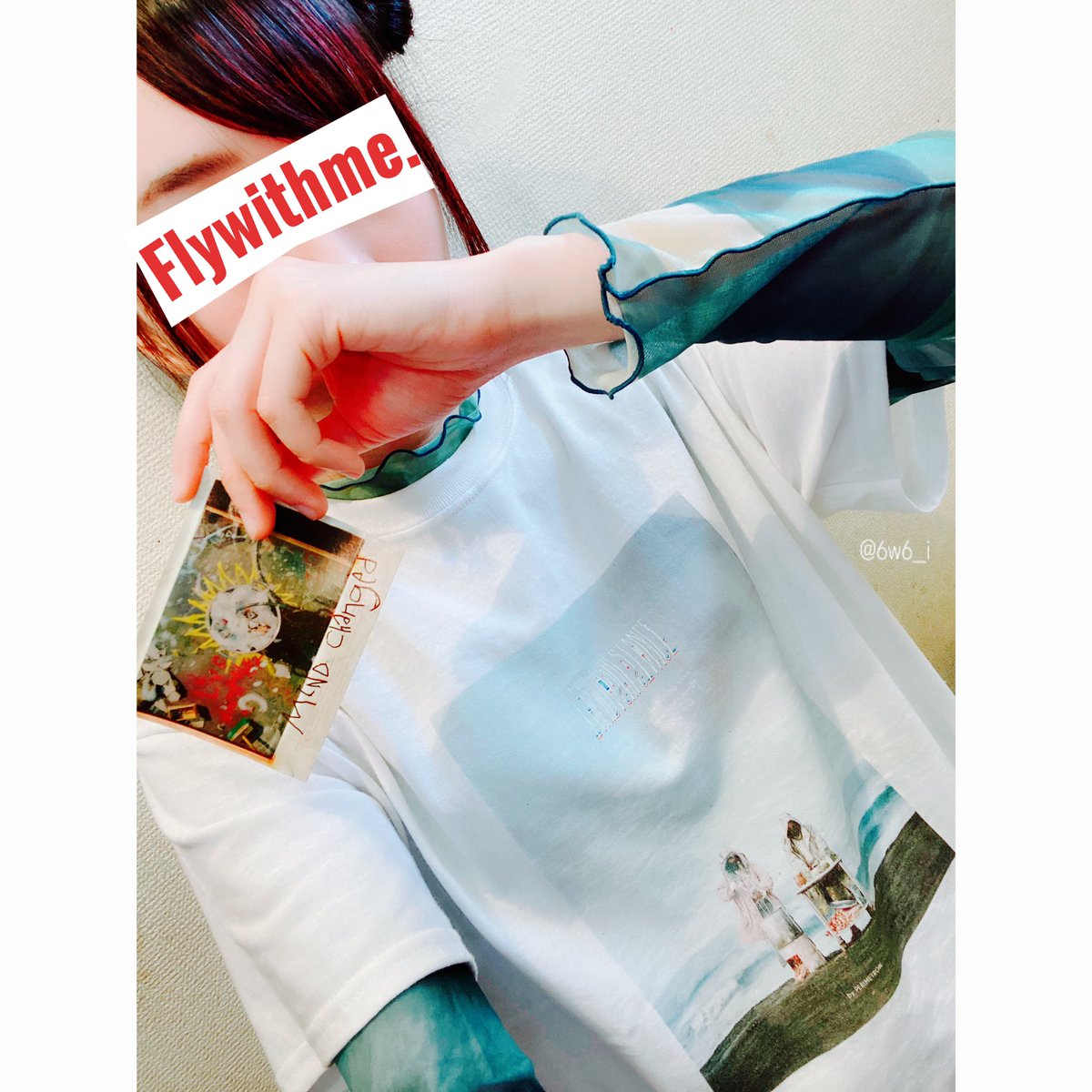 ice_achan's tweet photo. VS CORONA TEEのペリメト炊き出しTとDWSみどりさんデザインのシアートップスの相性ばっちり🥺✨最高！
せっかくなので、ふぁーちゃん目指してメイクと赤髪してみました。顔レベルと団子サイズとその他もろもろ足りませんが、ご覧ください👾

#PERIMETRON
#DWS 
#MillenniumParade
#Frywithme
#FUZZABLE https://t.co/o0LofdvEIt
