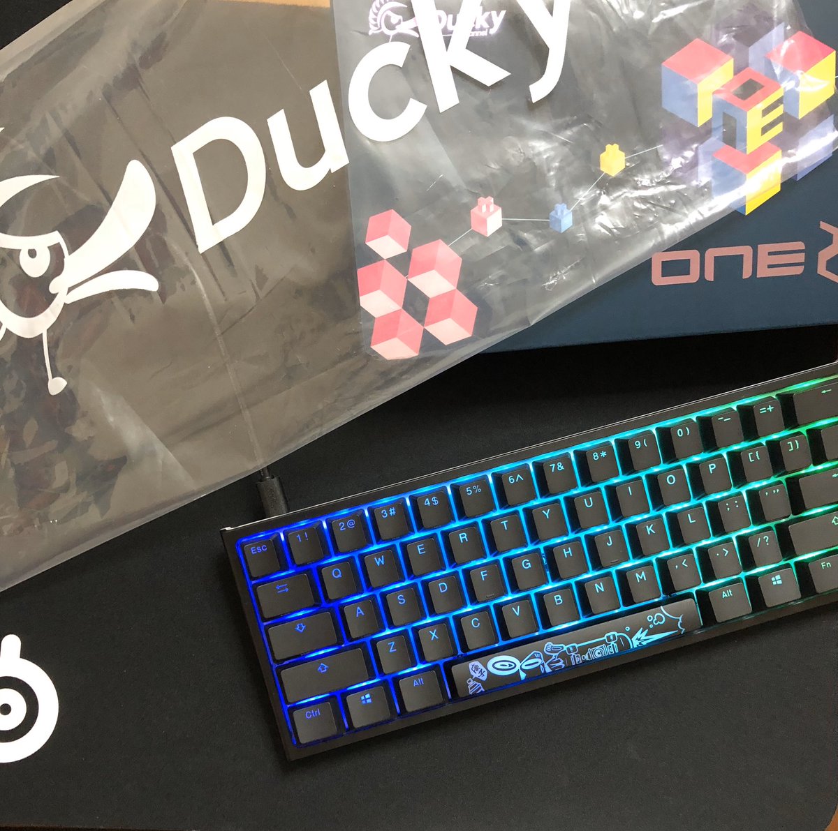 Cry086's tweet photo. 友達に勧められてDucky one 2 mini買いました！ https://t.co/4YXmgCOFIB