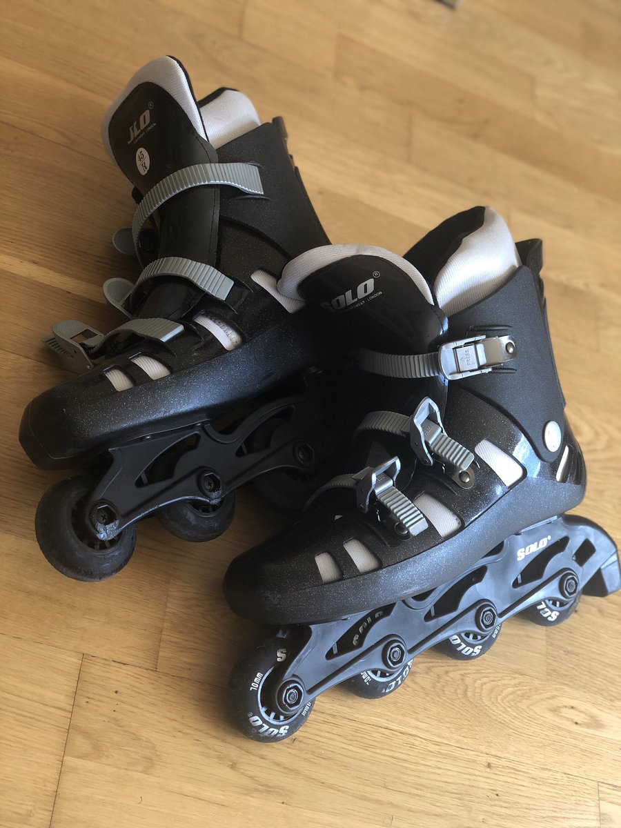Gabz_Amadi's tweet photo. Getting back into my Roller skating bag! Havenβt used these in-lines in about 8 years but we move. #UnlimitedExercise https://t.co/qYySiai21J