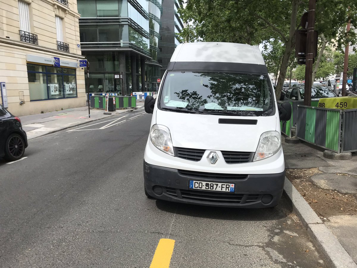 CyrilleGeffray's tweet photo. @hautsdeseinefr @VilledeNeuilly @ParisLaDefense @Prefet92 @VeloIdF @VilleCourbevoie Merci aux intervenants @hautsdeseinefr @VilledeNeuilly @Prefet92 @ParisLaDefense pour la mise en place de ces infrastructures.
Parmi les points noirs à résoudre, la disponibilité effective des pistes, utilisées comme dessertes de stationnement... https://t.co/rRp8ueS1Qy