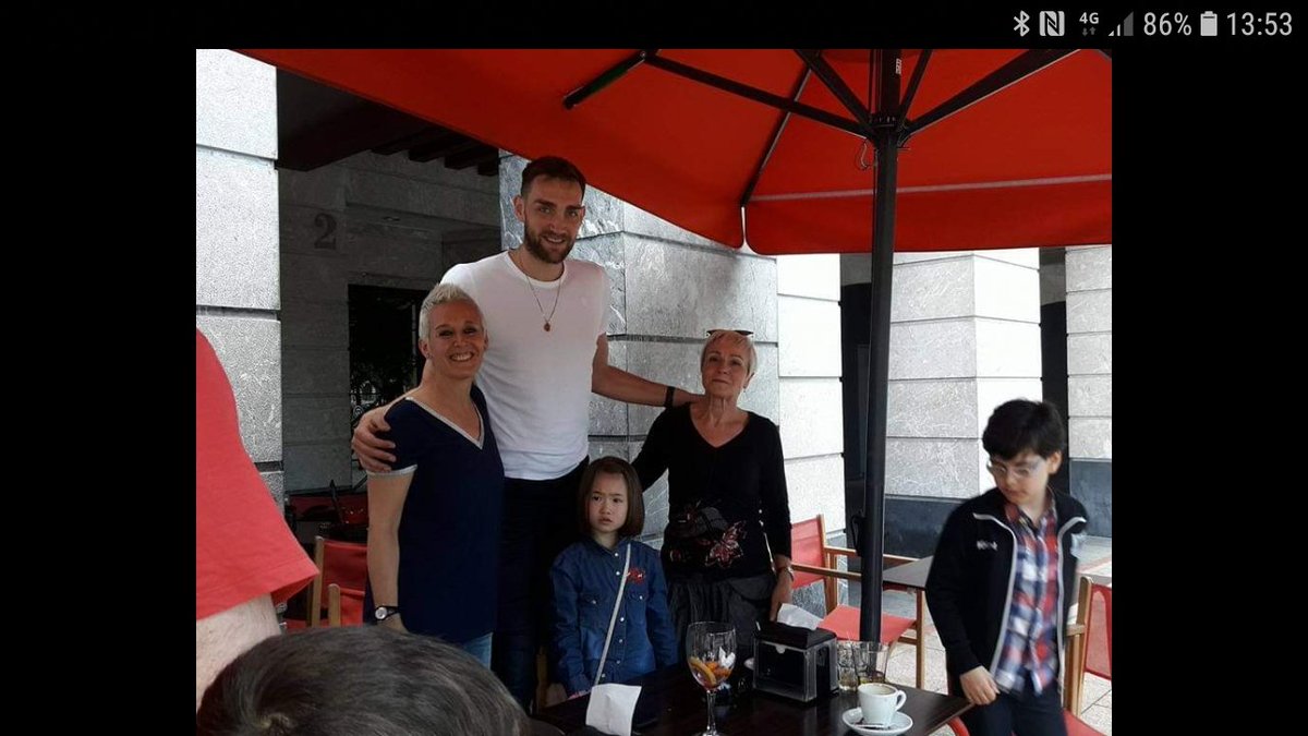 taradsyfelices1's tweet photo. Zorionak @AxelHervelle!!!!!!
Los Tarad@s te llevamos en el corazón. #alwaysMIB https://t.co/t7qAMRfrvM