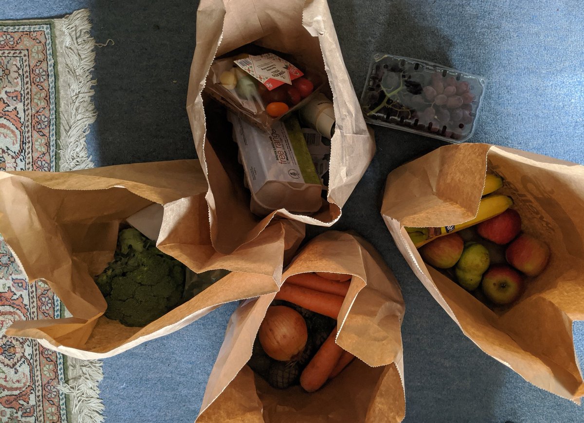 the_a_stevenson's tweet photo. Today's delivery: @wellocks small fruit &amp; veg box and some eggs. https://t.co/SHCRF9bdCL