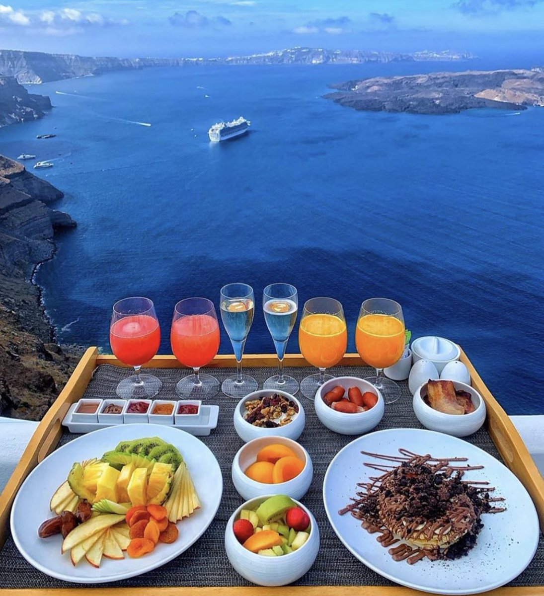tmbIrpics's tweet photo. Imagine having breakfast here https://t.co/3WcLiCUZEB