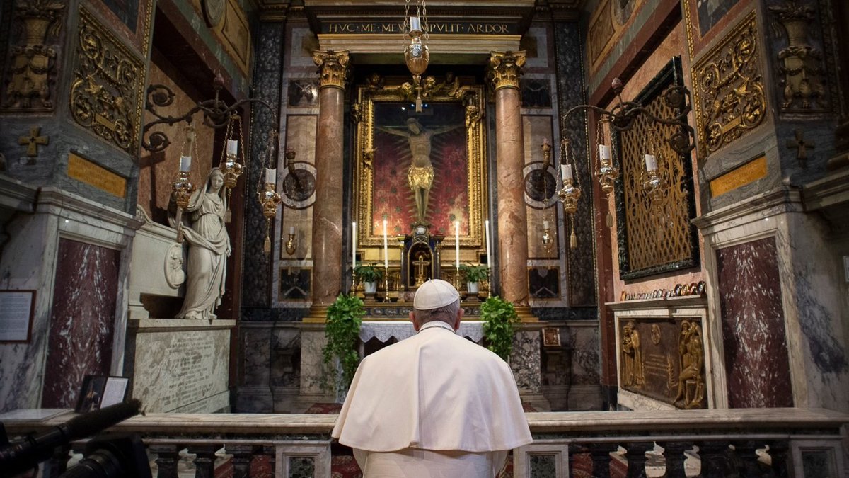 europapress's tweet photo. El Papa aplaude la labor de los enfermeros durante la pandemia en el #DiadelaEnfermeria: "Han sido ejemplo de generosidad" https://t.co/Gt7zjilwGn https://t.co/uwrzJAhYMZ