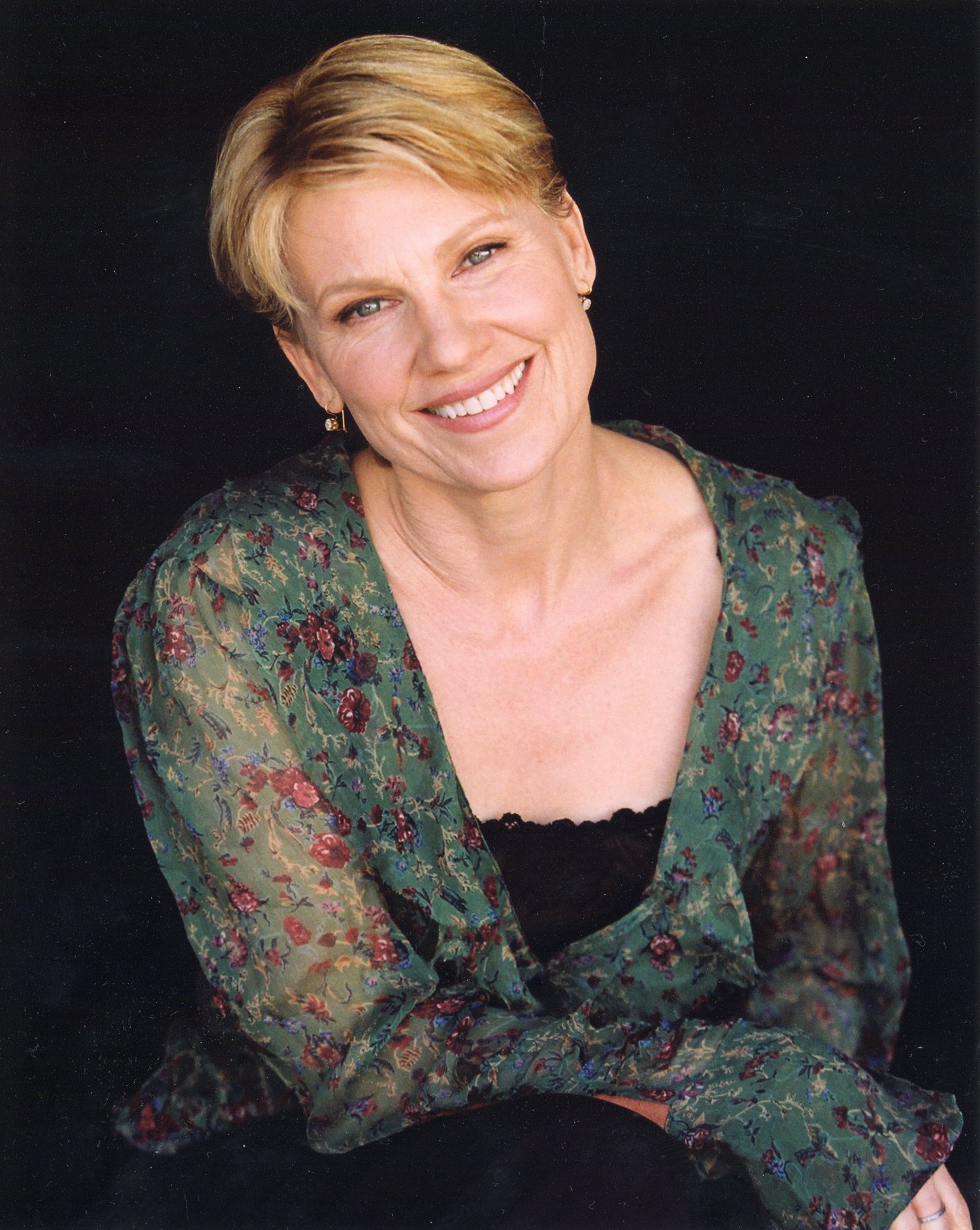 Happy 72nd Birthday to LINDSAY CROUSE 
