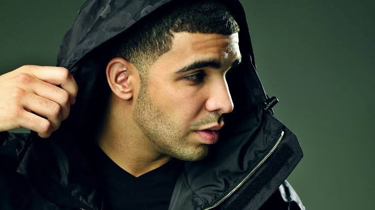 GoliathStudioSA's tweet photo. The formidable force of @Drake and producer @OVO40 would spend a copious amount of time carving their sound🔊. In the link ⛓is some tips on when to use different tools.

👇👇👇
https://t.co/vzmz8K0ths https://t.co/eJbYzmKOOF