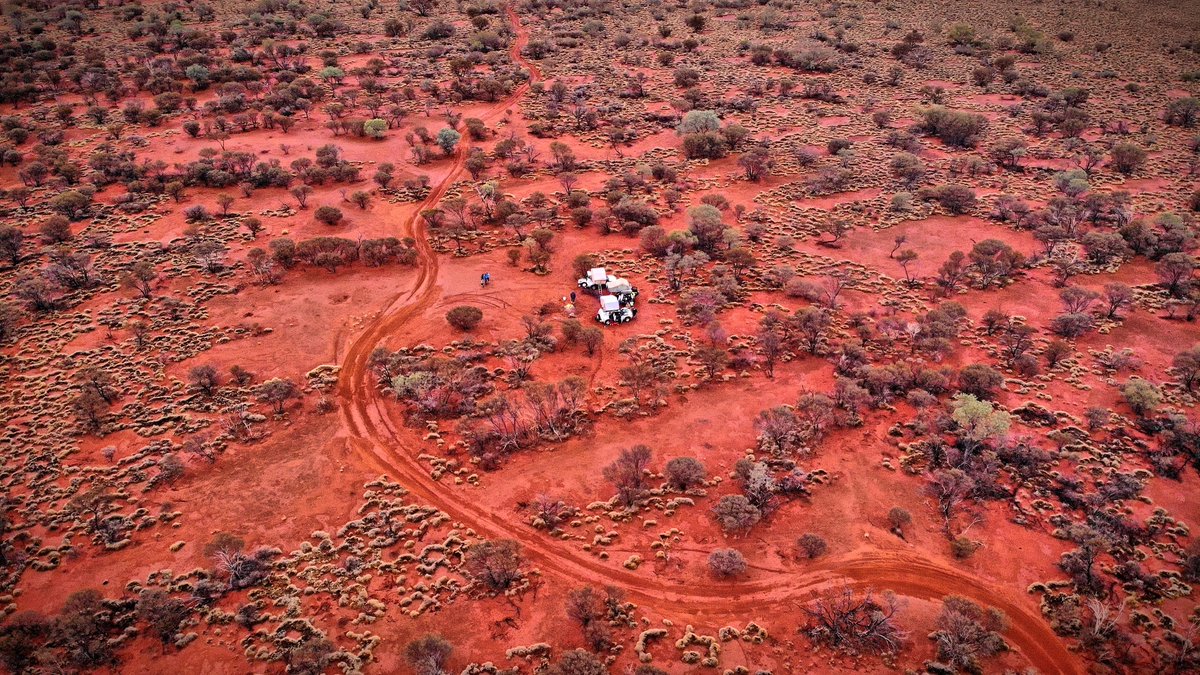 drivenfar_com's tweet photo. Wielka Australia i mała ekipa DF, która przecięła kilka pustyń aby dostać się z Perth do Darwin. Przypomnimy co się działo w 2019... https://t.co/OioJuDo7cs