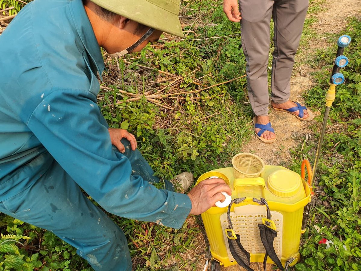 UPLLtd's tweet photo. UPL Vietnam team on field to discuss about our product and its benefits, Tarang in the mountainous Northern provinces.

To know more - https://t.co/7slyn7sRYM

#UPLVietnam #OpenCollaboration #OpenAg #NoLimitsNoBorders #GrowWithUPL #OnFieldWithUPL https://t.co/uthEfNRmNp