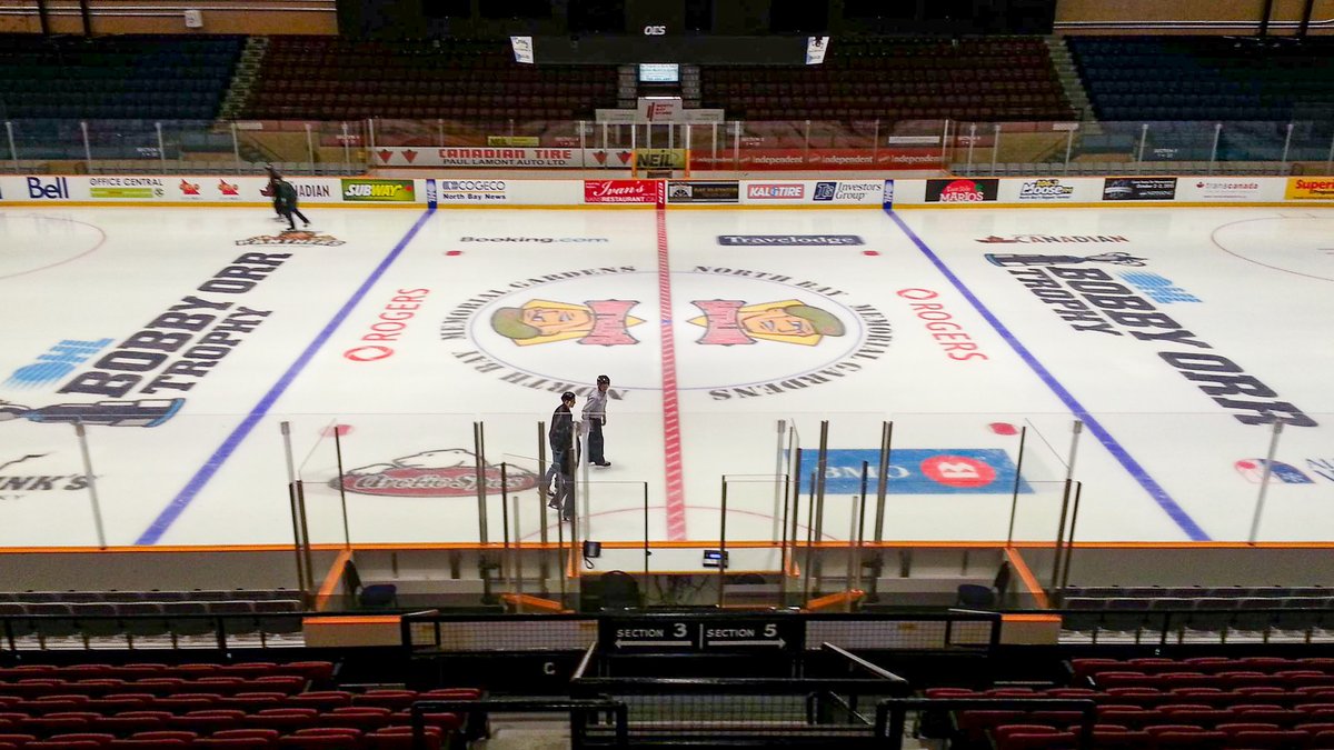 OHLBattalion's tweet photo. 04.27.2015

North Bay Memorial Gardens is prepped for the start of the 2015 @OHLHockey Eastern Conference Finals vs. Oshawa.

#FlashbackMoments https://t.co/iSSZB47ob8