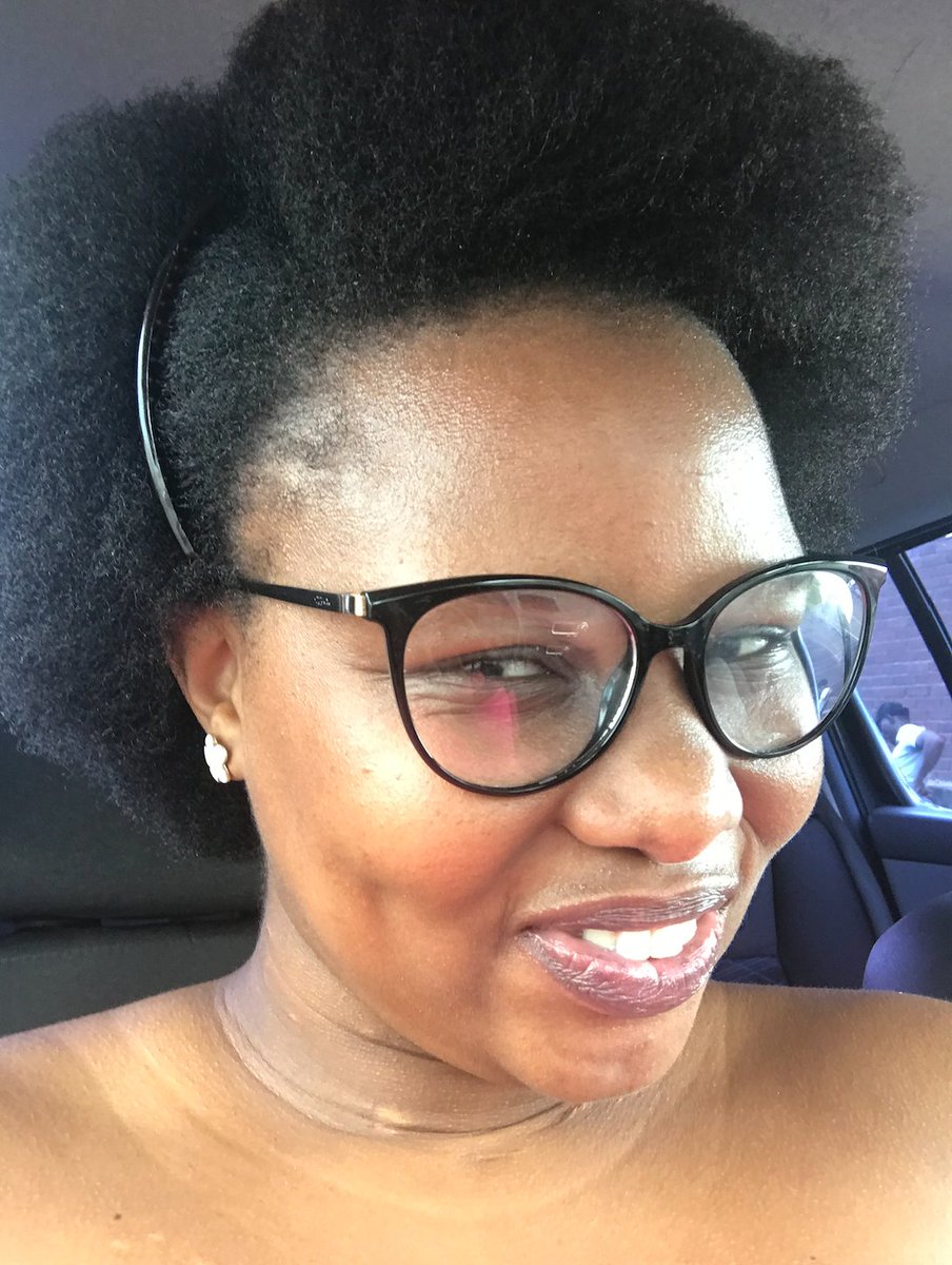 itsAphsie's tweet photo. Call me Becky 🙋🏾‍♀️ #GoodHairDontCare

#Selfie #SelfLove #SelfAppreciation #SelfCav #FroOut #Afro #GoodHair #HealthyHair #NaturalBeauty #Glow #Beautiful #GlassesGirl #Aphelele26 #ApheleleChonco #Aphelele #UpC #ProudlySouthAfrican 🇿🇦 https://t.co/zxkLFXpEV4