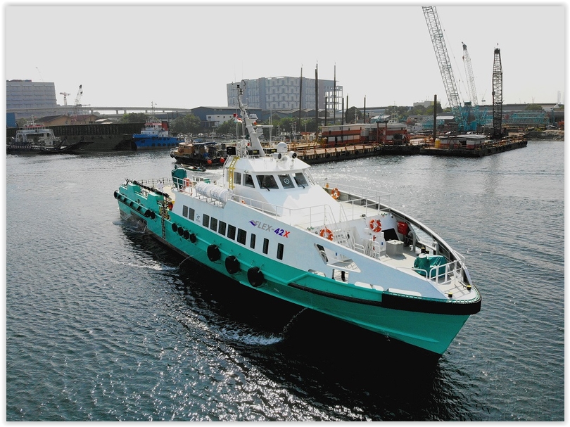 VesselFinder's tweet photo. Penguin selects SCHOTTEL for Flex-42X Executive Fast Crew Boats
https://t.co/6J2Dq2dXd4 #SCHOTTEL #PenguinInternational #FastCrewBoats https://t.co/VWLc9zmMIO