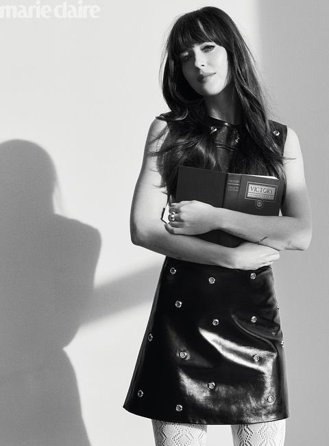 dakotaj_updates's tweet photo. OMG! Dakota is on the cover of Marie Claire Summer 2020 #DakotaJohnson https://t.co/6VXX5aVes9
