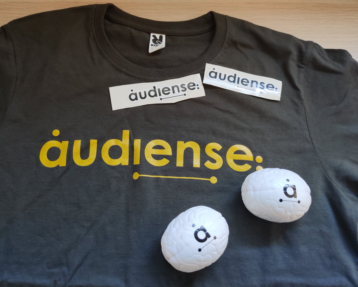 Fortiz2305's tweet photo. Ha llegado esto a casa 😃
A partir del lunes formaré parte del equipazo de @AudienseDev. Mucho que aprender y muchas ganas de empezar! :D https://t.co/vKDIomkUk1