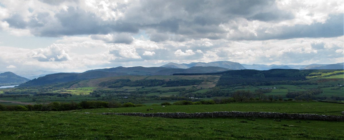StanLeigh18's tweet photo. Unusual Fell views taken on recent local exercise walks from #villages near #Cockermouth

-#WatchHill to #Grasmoor from #Blindcrake

- #WatchHill &amp; #Skiddaw from #Hotchberry near #Brigham #Eaglesfield

#BroadmoorHill &amp; #LowFell from #Lorton https://t.co/RyL63dqiMe