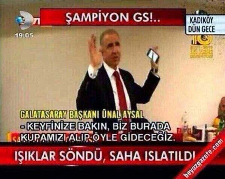Sahrademiir's tweet photo. 'Burası kadıkoy burdan çıkış yok' dedikten sonra kadıköyde kendi sahalarında kupa kaldıran bir takım düşün ❤💛
"SİZE HER MAYIS BİZİ HATIRLATIR"
#12Mayis2012 https://t.co/dV7fc9lJnC