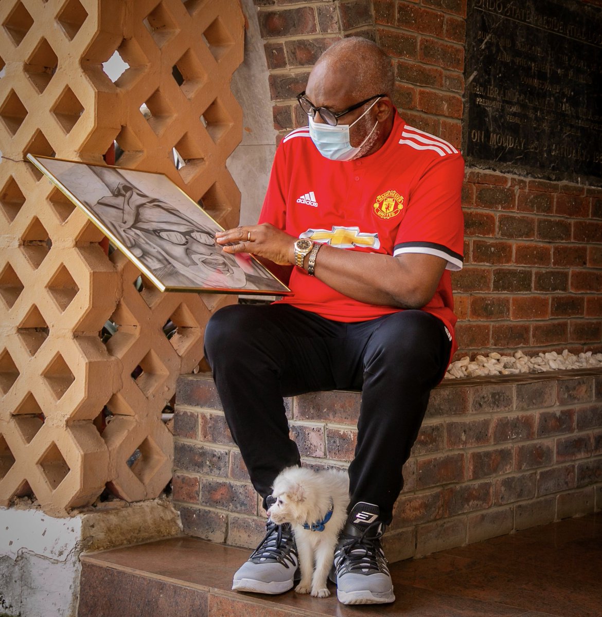 I met with Adefeniku today. He lives with his family in Okitipupa. He said his dream was for him to meet the Governor some day. A vibrant young man with a bright future ahead of him. Thanks to Twitter and <a href="/mary_ogunga/">Mary Ogunga.</a> for helping him realise his dream.