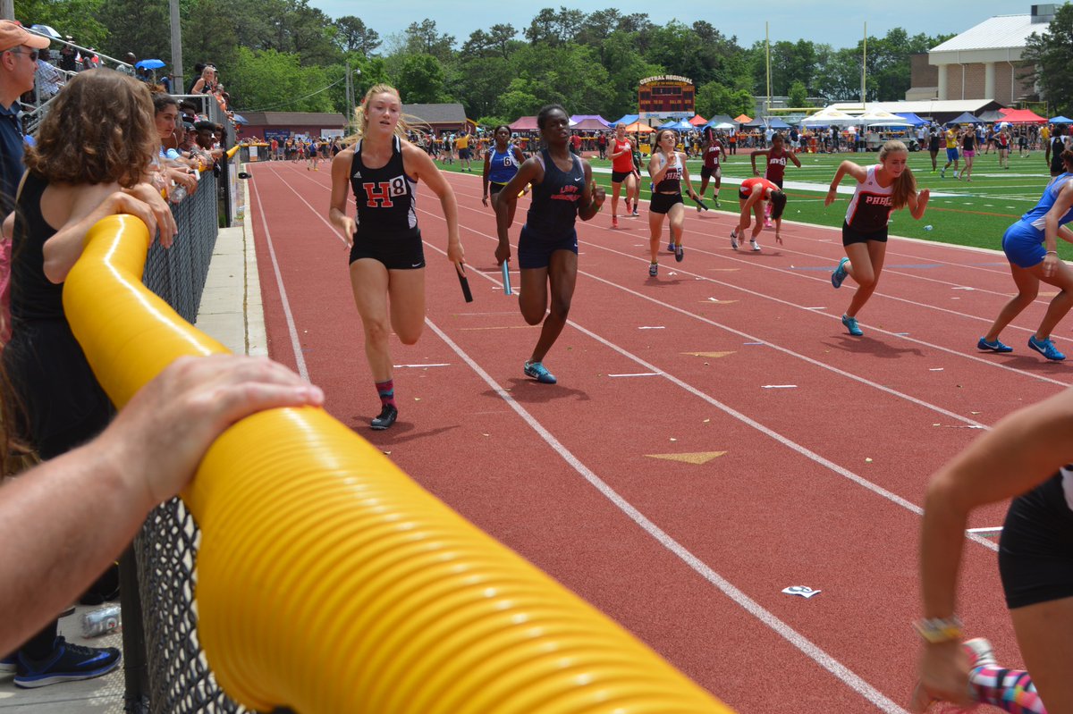 dawgstf's tweet image. Onto the all decade 4x1!   This one was tough but if you saw the race at the state meet in 2018 these girls ran perfect!   Stunningly they finished fourth and tied the school record!   The relay consisted of Rachel Bonnet, Gianna Cucinotta, Julia Parker and Jenny Scott!
