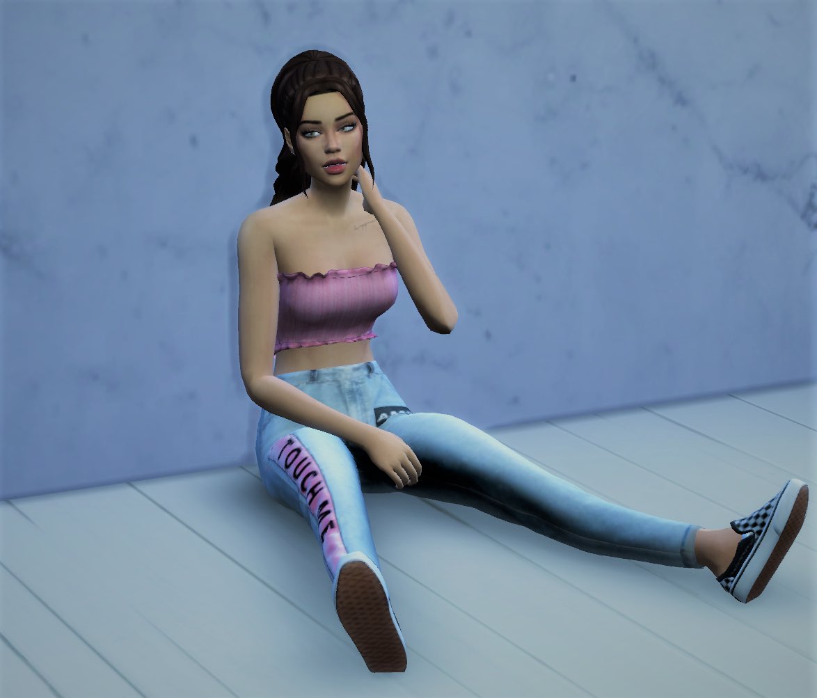 LSDLidia's tweet image. Aqui os dejo unas fotito de Daisha. ☺️
La podeis encontrar en mi galería de los sims 4: LidiaCDV. 
#Sims4