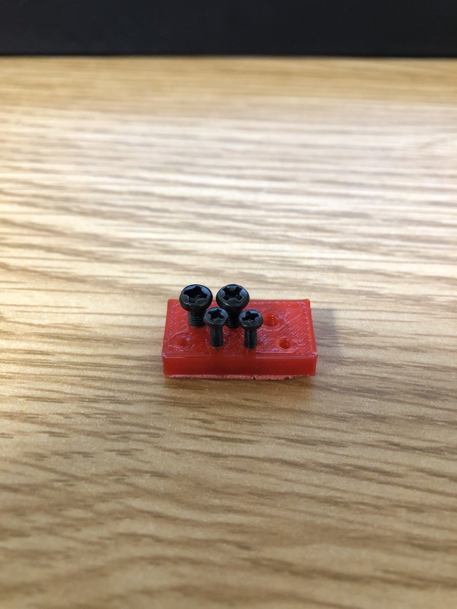 dayamax259's tweet photo. M3/M2ネジを普通に締め込められるとは嬉しい誤算。
ただラフト？が剥がれない... #FLASHFORGE #Adventurer3 https://t.co/PcRpIjNoFA