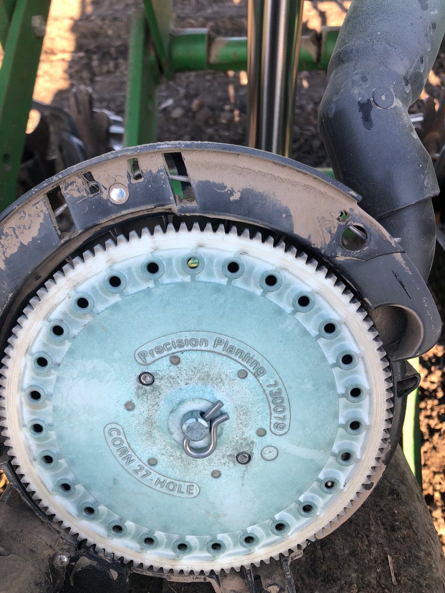 Row #2 dropped to 95% singulation because of this. Never would have caught it without Precision! #hettingerplants