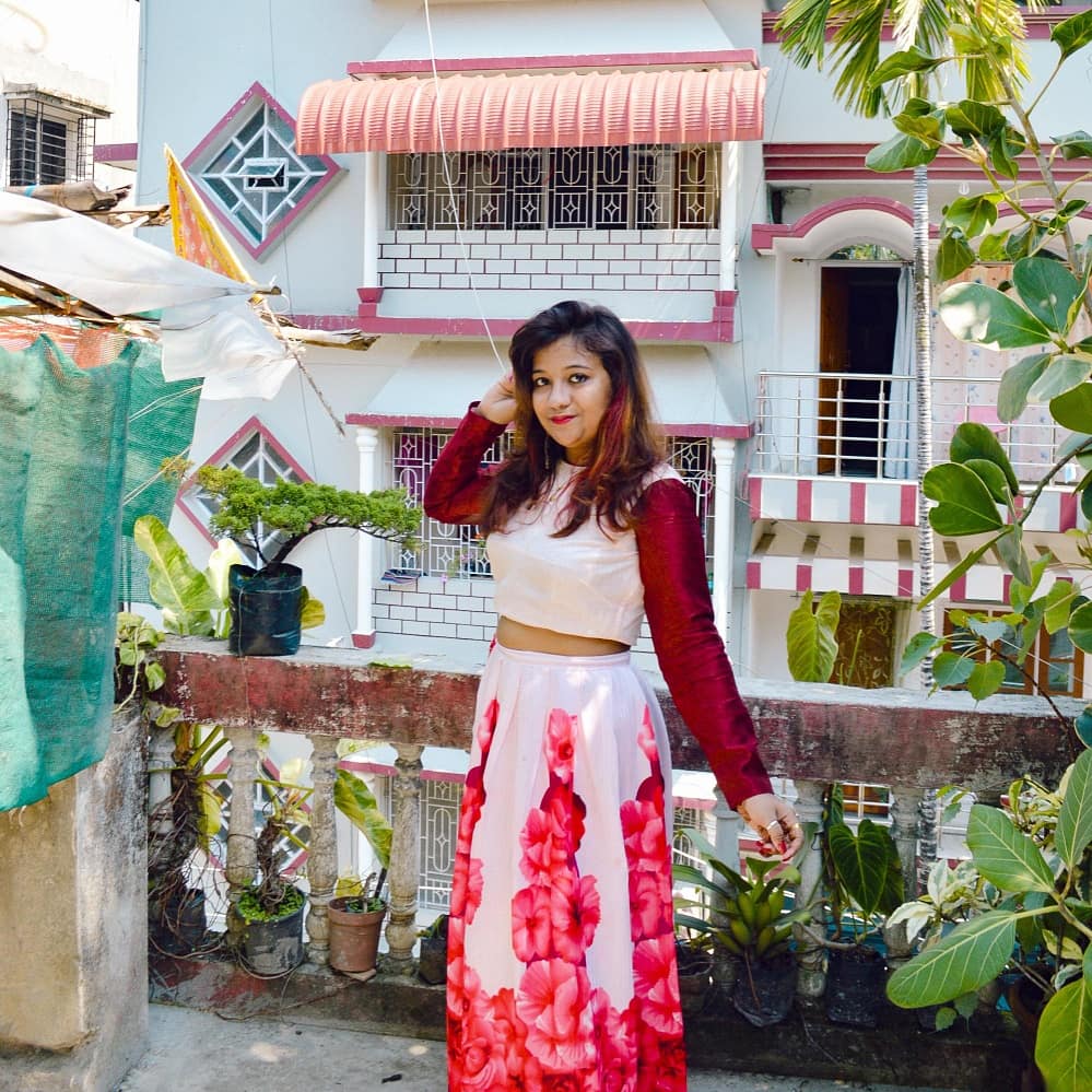 ShreyaGUHA20's tweet photo. A great social success is a pretty girl who plays her cards as carefully as if she were plain. 
#photography #photoediting #girl #beauty @EnergyDepDay @EcoDaydream @DigitalGoldMag @pxpx500 @beautgirlthread @GoogleIndia https://t.co/ebdDPpMLg9