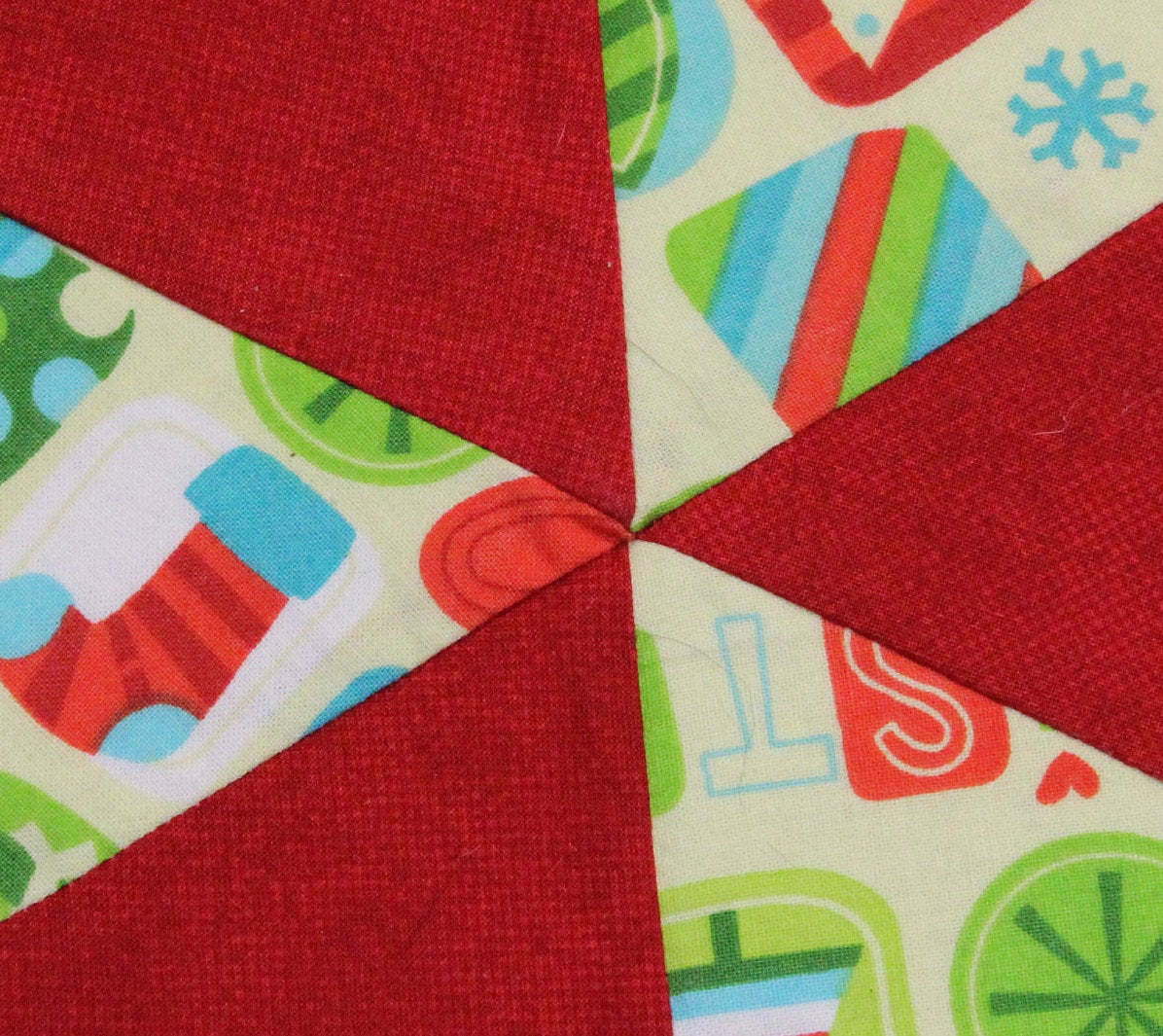 quilts_more's tweet photo. Fabric Star, Christmas Gift Decoration, Dresden Centerpiece, Red, Green, Beige, Blue, Gifts, Tree, Side Table Decor, Winter Vase Decoration https://t.co/15uDnOYFHZ #ImagineQuiltsAndMore #Etsy #SideTableDecor https://t.co/JVizuAUiUd