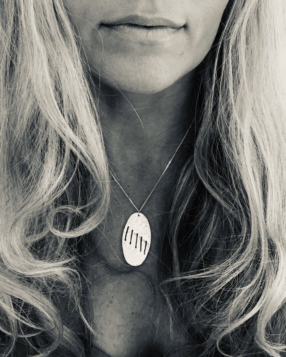 Bsilvermaverick's tweet image. Woven. Available on t’internet. Website in bio. @HMNation @smallbizshoutUK #northerncreatives #supportlocal #BuyBoro #silverjewellery #leatherandsilver #TuesdayTreat #lockdowntreat #lockdownshopping #Teesside #supportsmallbusiness #TeesValley