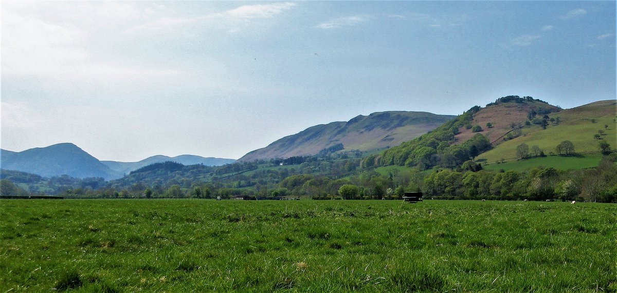 StanLeigh18's tweet photo. Unusual Fell views taken on recent local exercise walks from #villages near #Cockermouth

-#WatchHill to #Grasmoor from #Blindcrake

- #WatchHill &amp; #Skiddaw from #Hotchberry near #Brigham #Eaglesfield

#BroadmoorHill &amp; #LowFell from #Lorton https://t.co/RyL63dqiMe