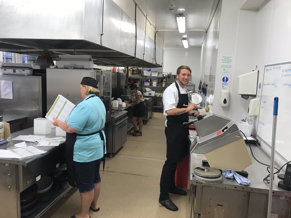GuyAyling's tweet photo. 10,000 meals, 14 cities - 14 May @Mount_Kelly @Thomas_Franks_ with you @FrankBothwell #community #allinittogether #topman https://t.co/BYtx3qmJZu