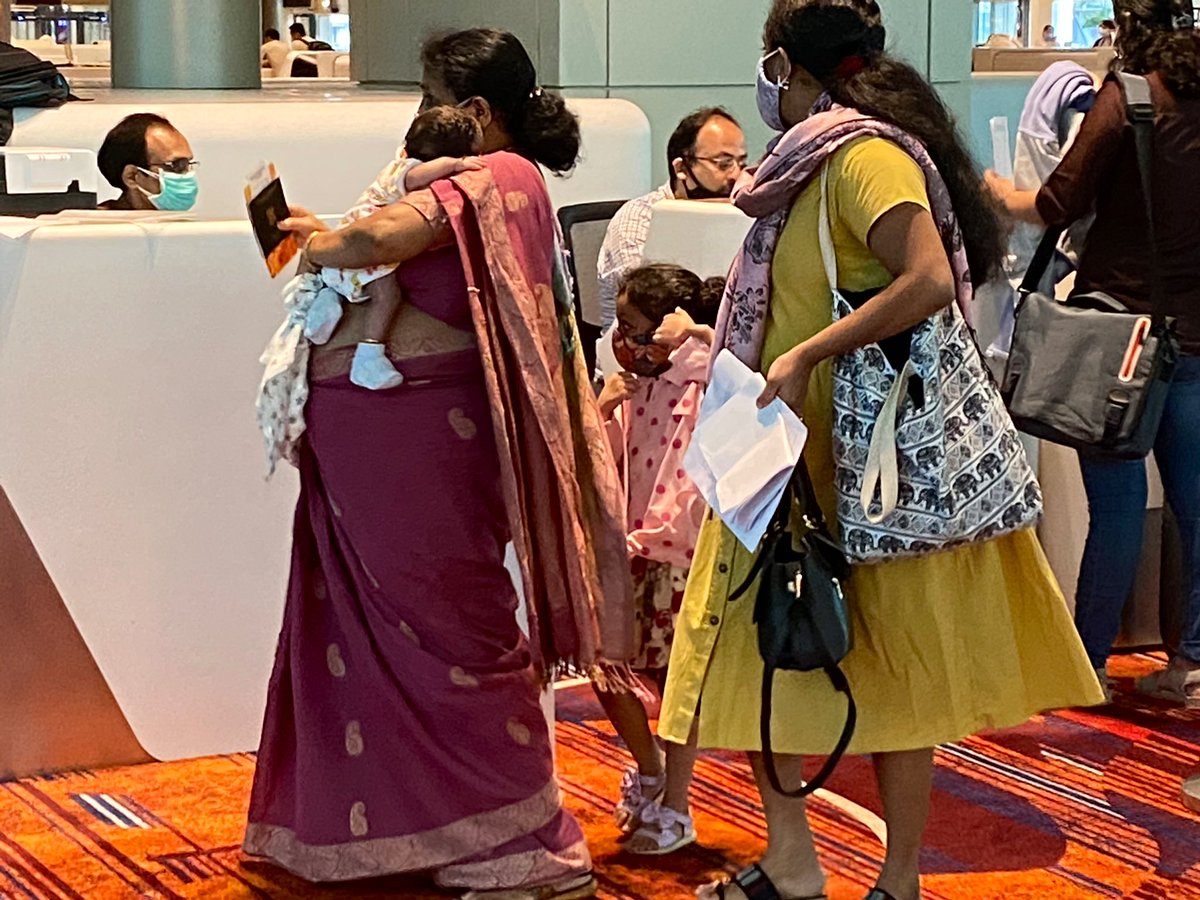 HCI_Singapore's tweet photo. 4th flt under #VandeBharatMission from #Singapore &amp; 2nd flt of d day departed for #Bengaluru and #Kochi wit full load of 180 pax.
Sm returning to tragedy or to a sick parent at home; ladies jus beating deadline for travel in pregnancy:
Another flt to #Bengaluru tmrw already full. https://t.co/mmBwJx8aHX